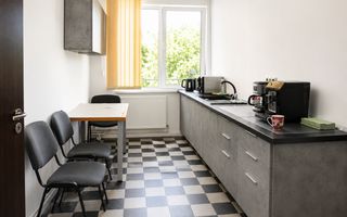 Casa individuala de 280 mp pentru birouri cu 7 parcari de inchiriat - Poză 9