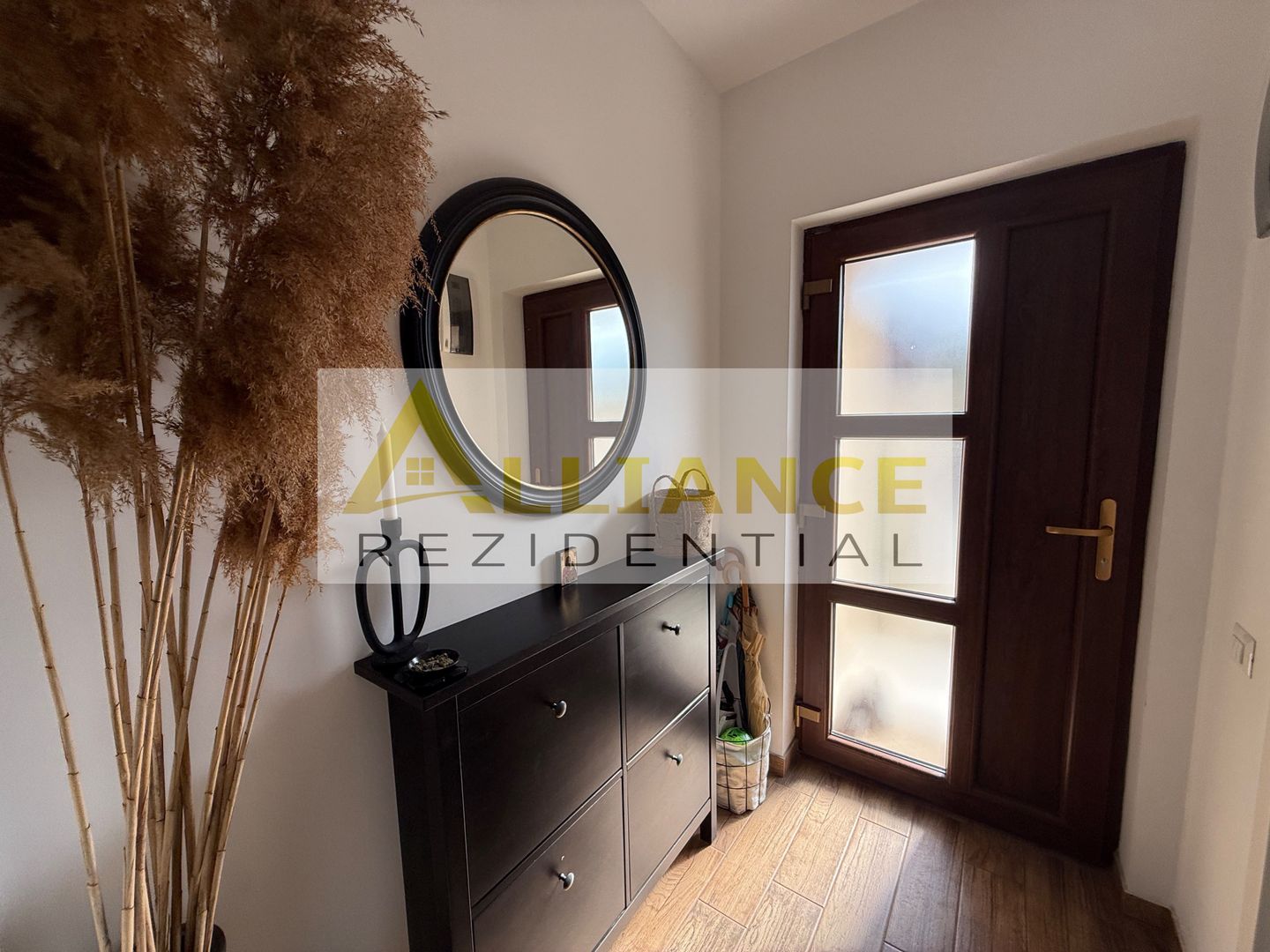 Casă P\+E\+M, complet mobilată, 4 camere, 3 dormitoare, matrimonial - Poză 8
