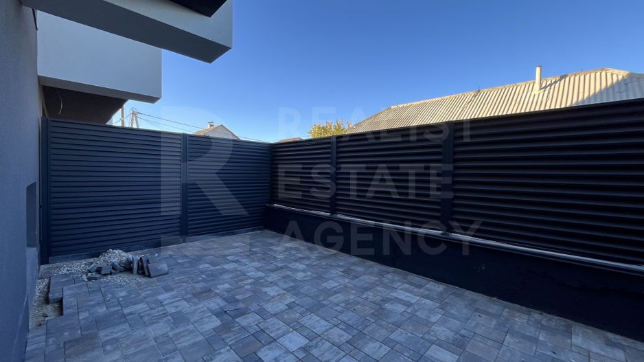 Vânzare, townhouse, 3 nivele, 6 camere, str. Salcîmilor, com. Stăuceni - Poză 3