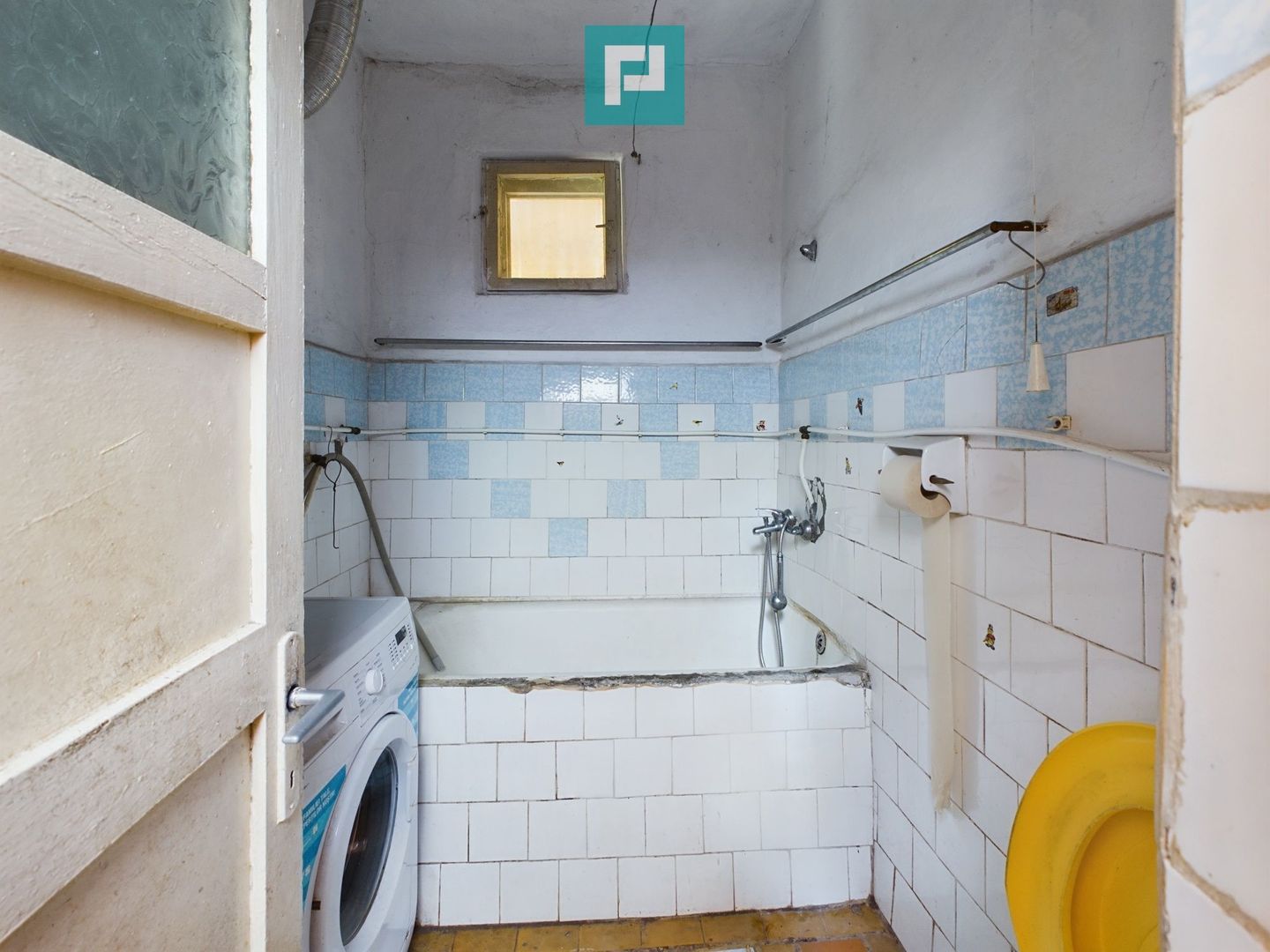 Casă cu 3 camere de vânzare în Bujac - Poză 9