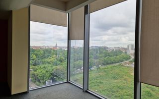 Spatiu in cladire de birouri - Poză 3