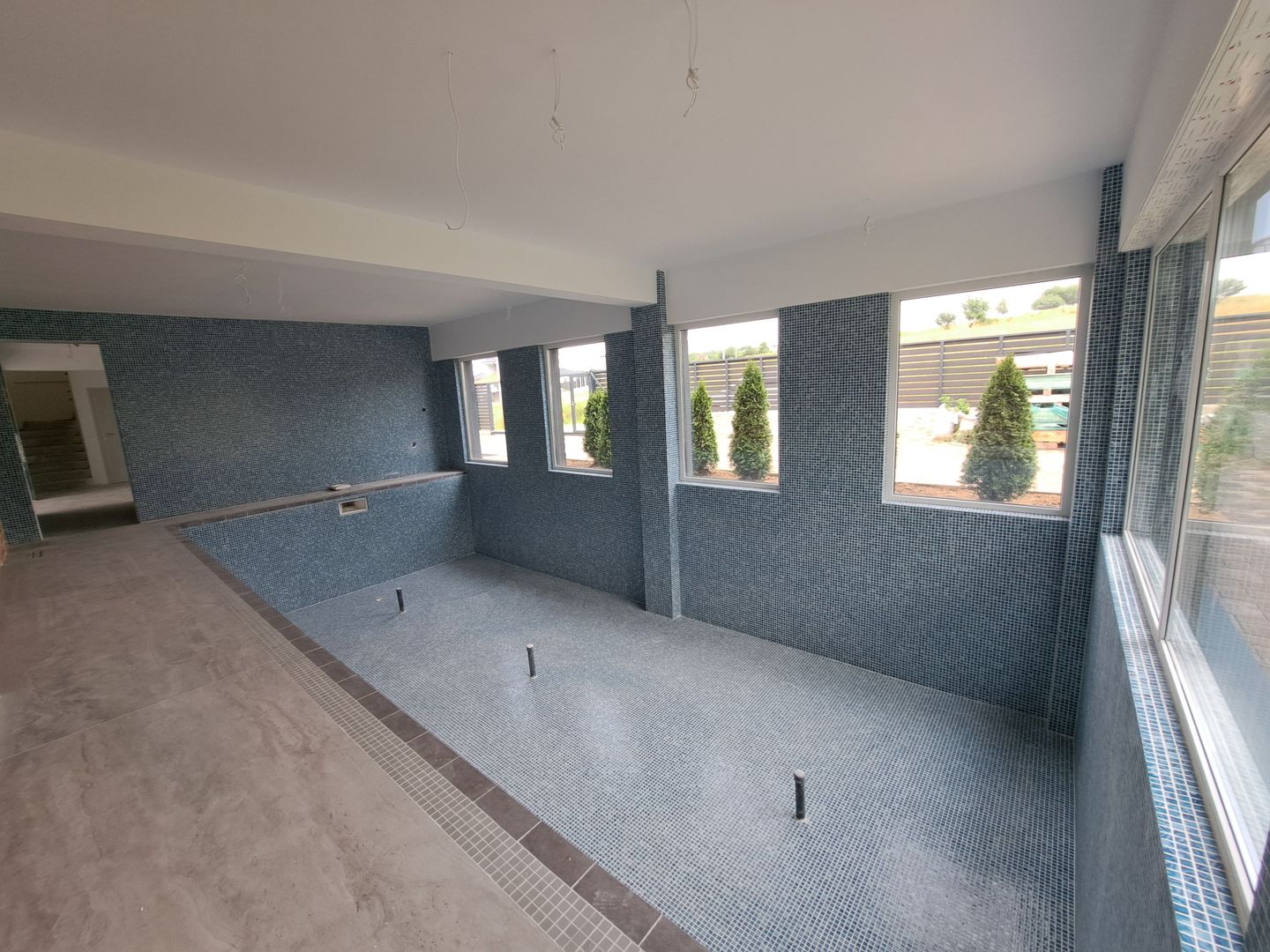 Vilă modernă premium cu piscină interioară, teren 1200 mp și panoramă - Poză 20