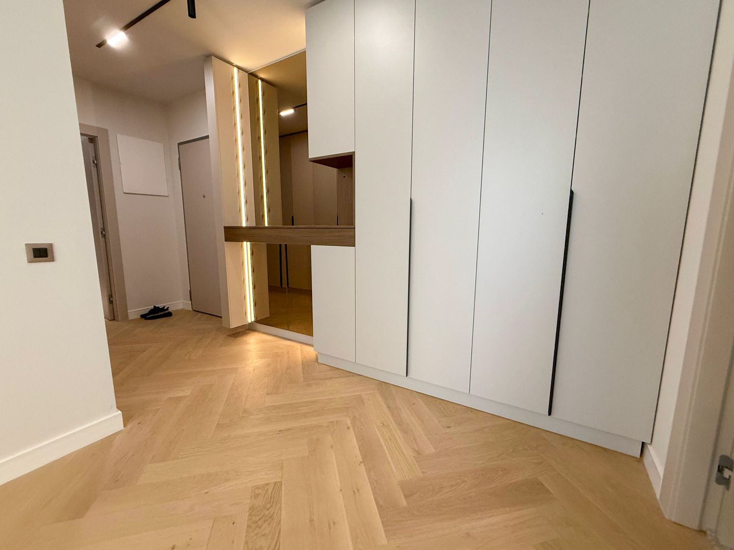 Luxury 3-Bedroom Apartment for Rent | Iancu Nicolae | Pool | 2 parking - Poză 3