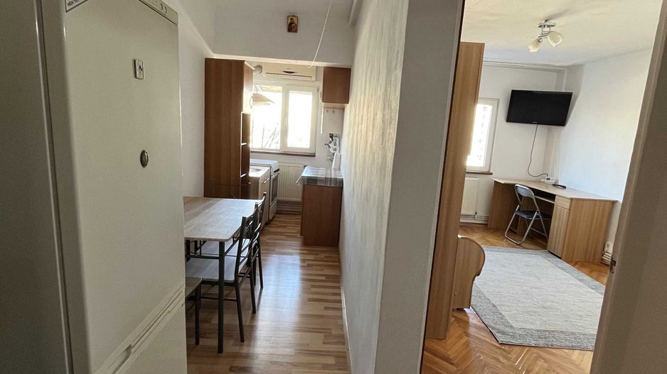 Garsoniera decomandata, centrala proprie, AC, zona Penny Fizicienilor - Poză 2