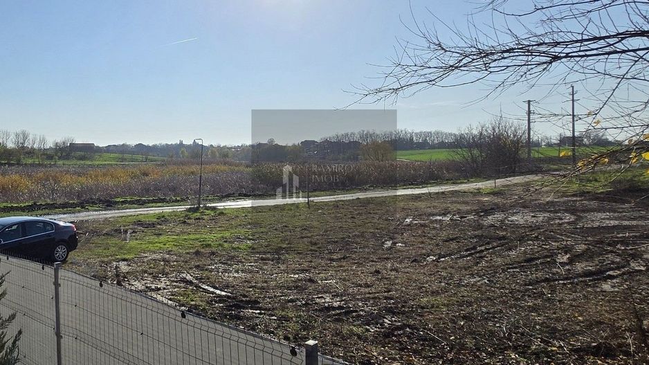 teren intravilan casa 500mp -curent si gaze trase - Frumusani /Pasarea - Poză 1