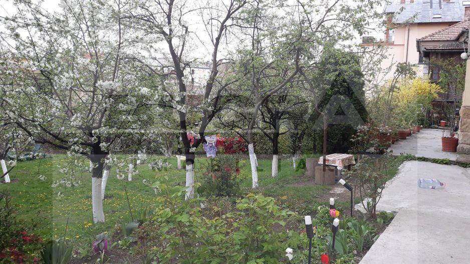Oaza de liniste in inima orasului – apartament de 3 camere la casa - Poză 1