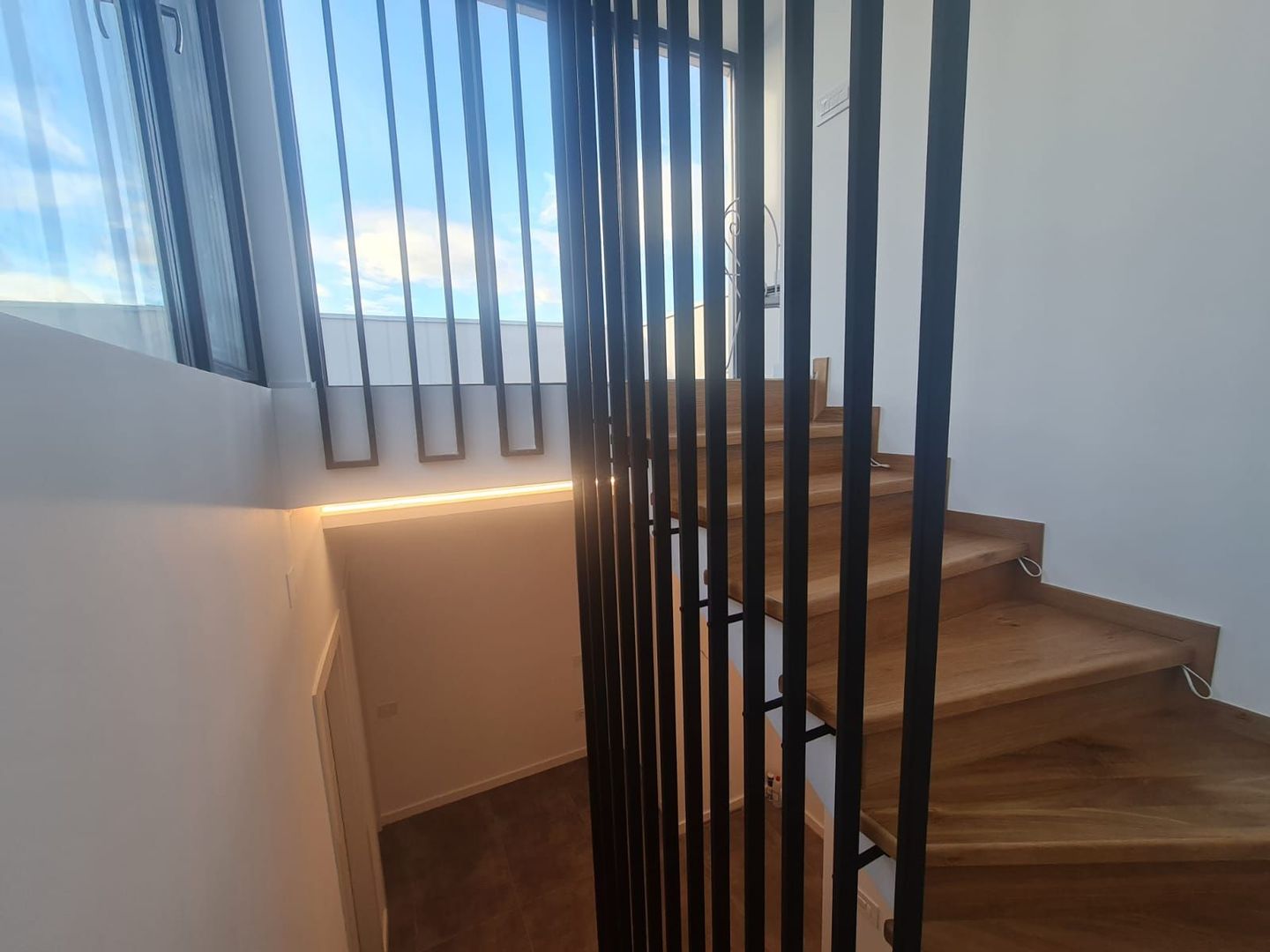 vila indiv-stil medit.,2parcari,curte/centru Popesti-Leordeni - Poză 20