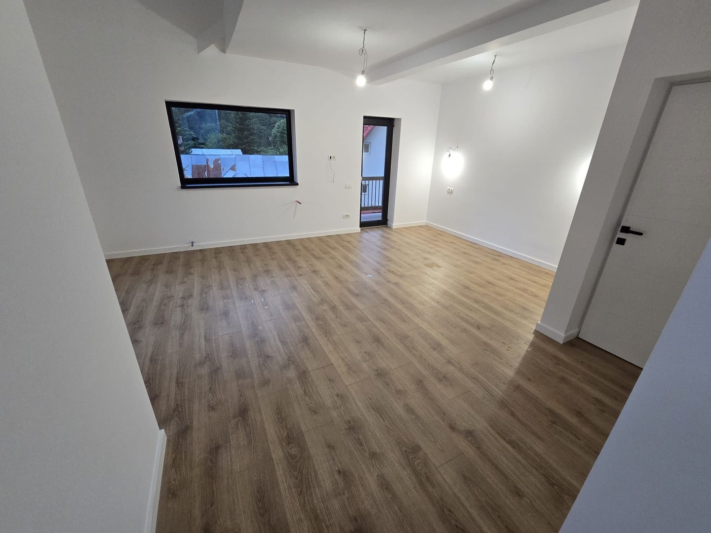 Apartament cu 4 camere 125 mp (4 garsoniere) la cheie + 60 mp pod - Busteni - Poză 18