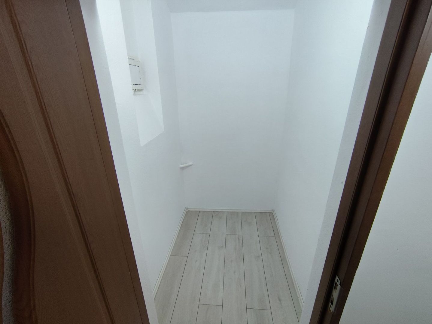 De vanzare apartament 2 camere Piata Victoriei cu parcare sect 1 - Poză 6