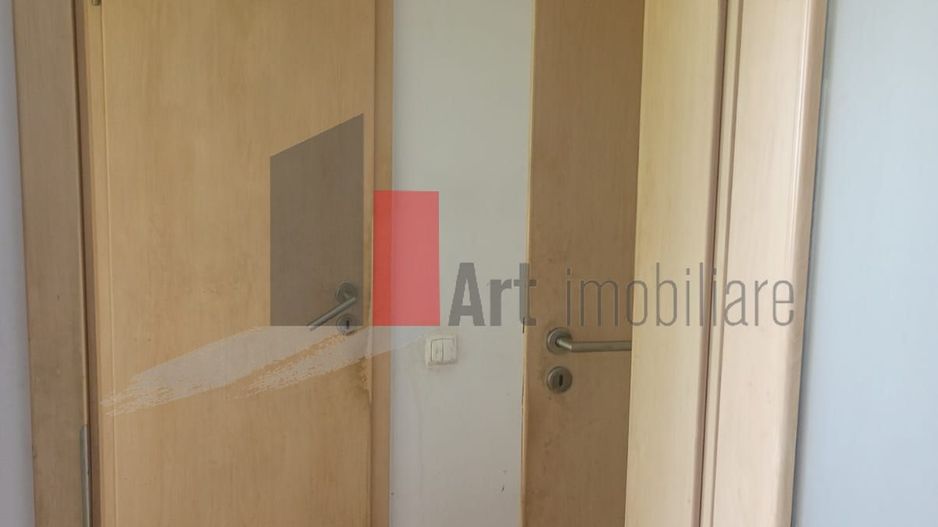 Apartament 2 camere, 2 balcoane bdul Basarabia - Poză 4