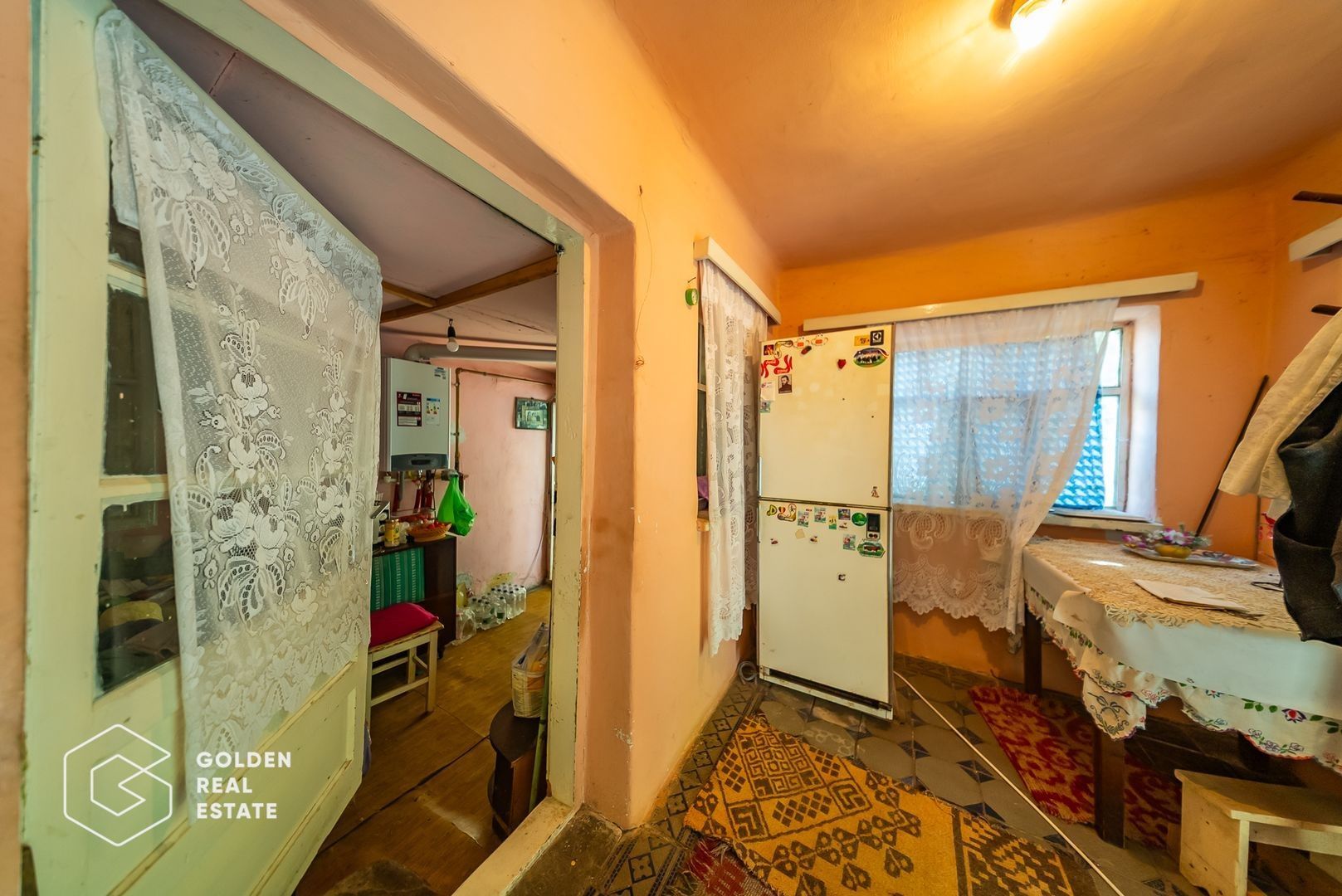 Casa cu 2 corpuri de cladire si teren 762 mp,  zona excelenta (Gradiste) - Poză 5