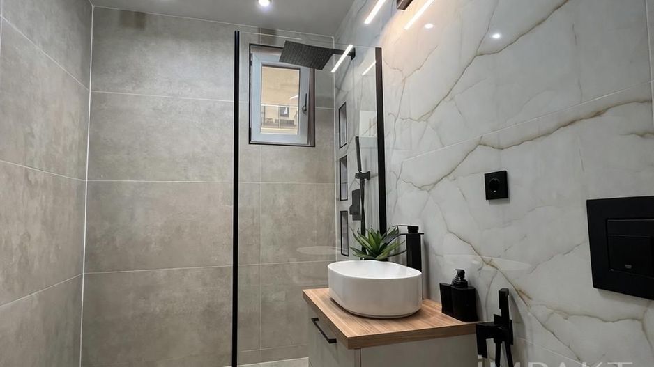 Apartament ultrafinisat cu terasa si view - Poză 8