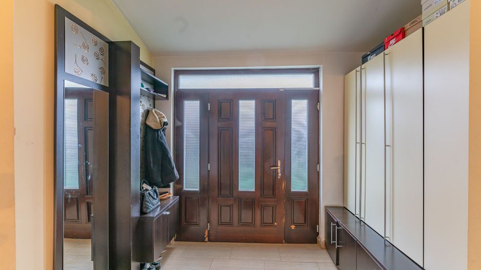 Ansamblu imobiliar compus din 2 proprietati si 700 mp teren - Poză 7