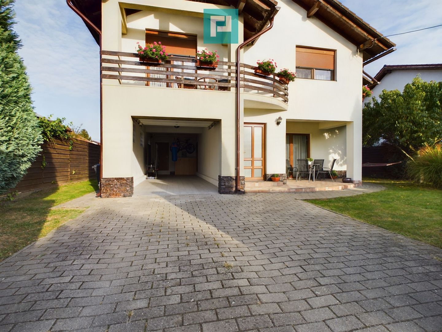 Vilă cu 5 camere de vânzare în zona Aradul Nou - Poză 10