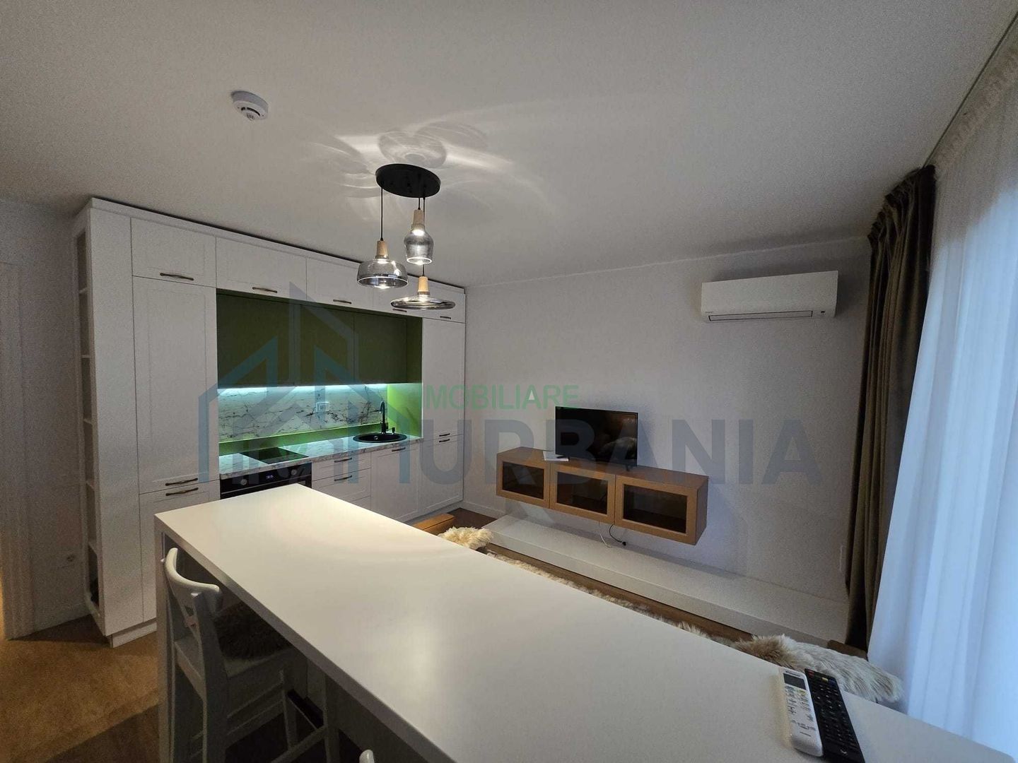 APARTAMENT DE INCHIRIAT zona Palas -  Palas Campus  pretabil pentru o persoana. - Poză 1