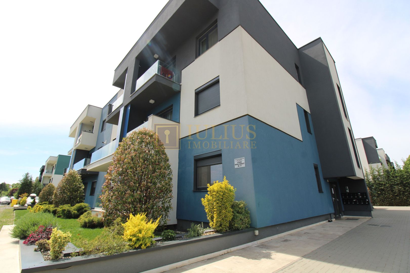 Bloc nou, loc de parcare, zona Aradului/str. LInistei - Poză 1