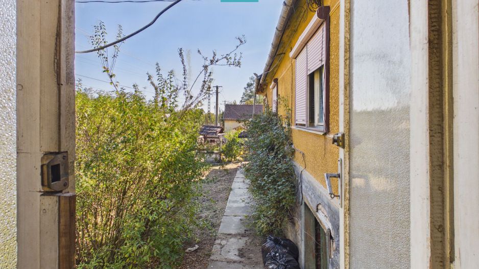 Casă spațioasă cu teren generos, Radna Lipova - Poză 15