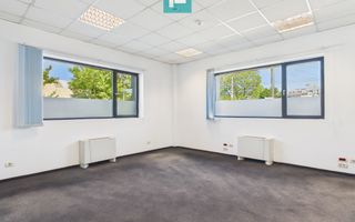 Birou compact în zonă excelentă - Poză 1