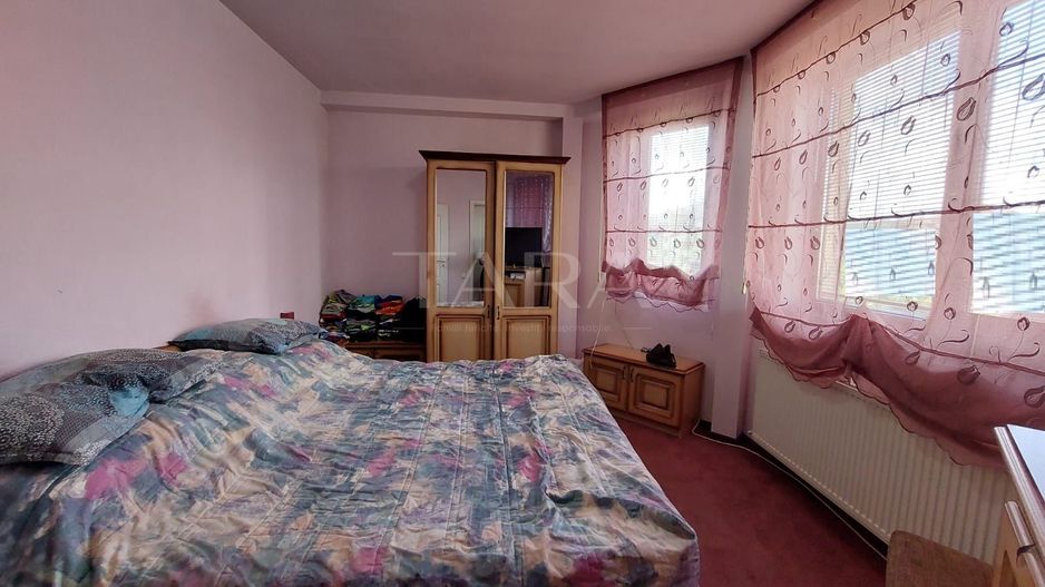 APARTAMENT IN VILA, 4 camere si terasa, Floresti central. - Poză 3