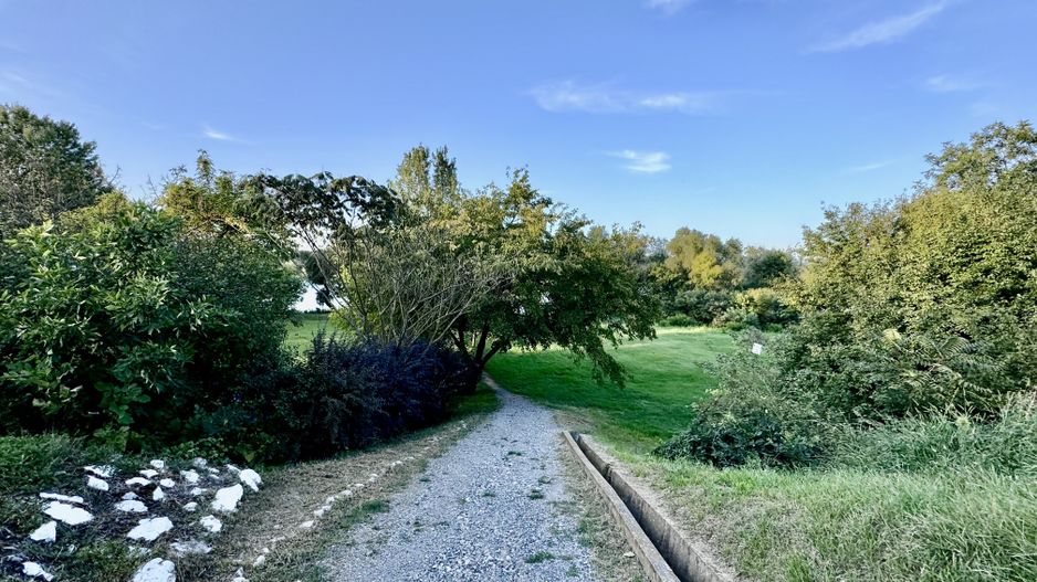Hotel 20 camere Delta Dunarii 100 m deschidere teren 12000 mp acces auto - Poză 56