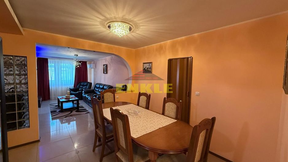 De vânzare apartament 4 camere – Zona Școala 7 - Poză 1