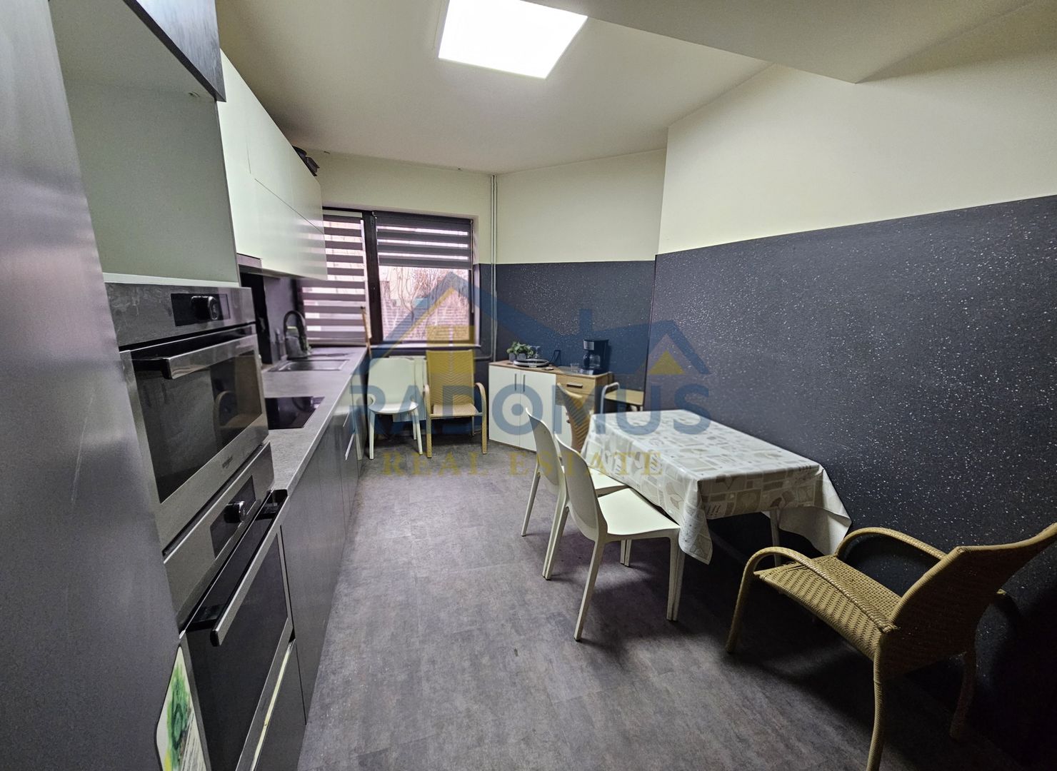 Vilă spațioasă, central, ideală pentru activități comerciale/birouri - Poză 8