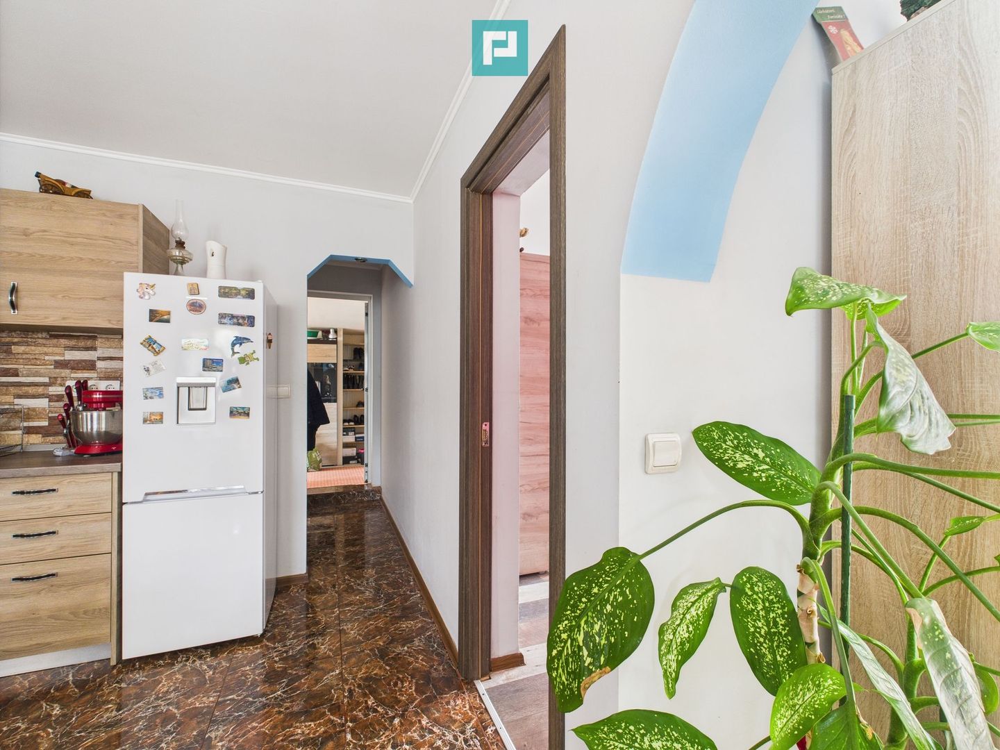 Casă spațioasă cu grădină în Topolovățu Mare - Poză 6