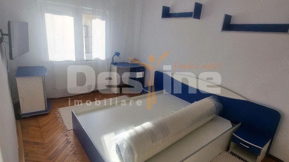 Proprietar inchitiez apartament cu 2 camere - Poză 3