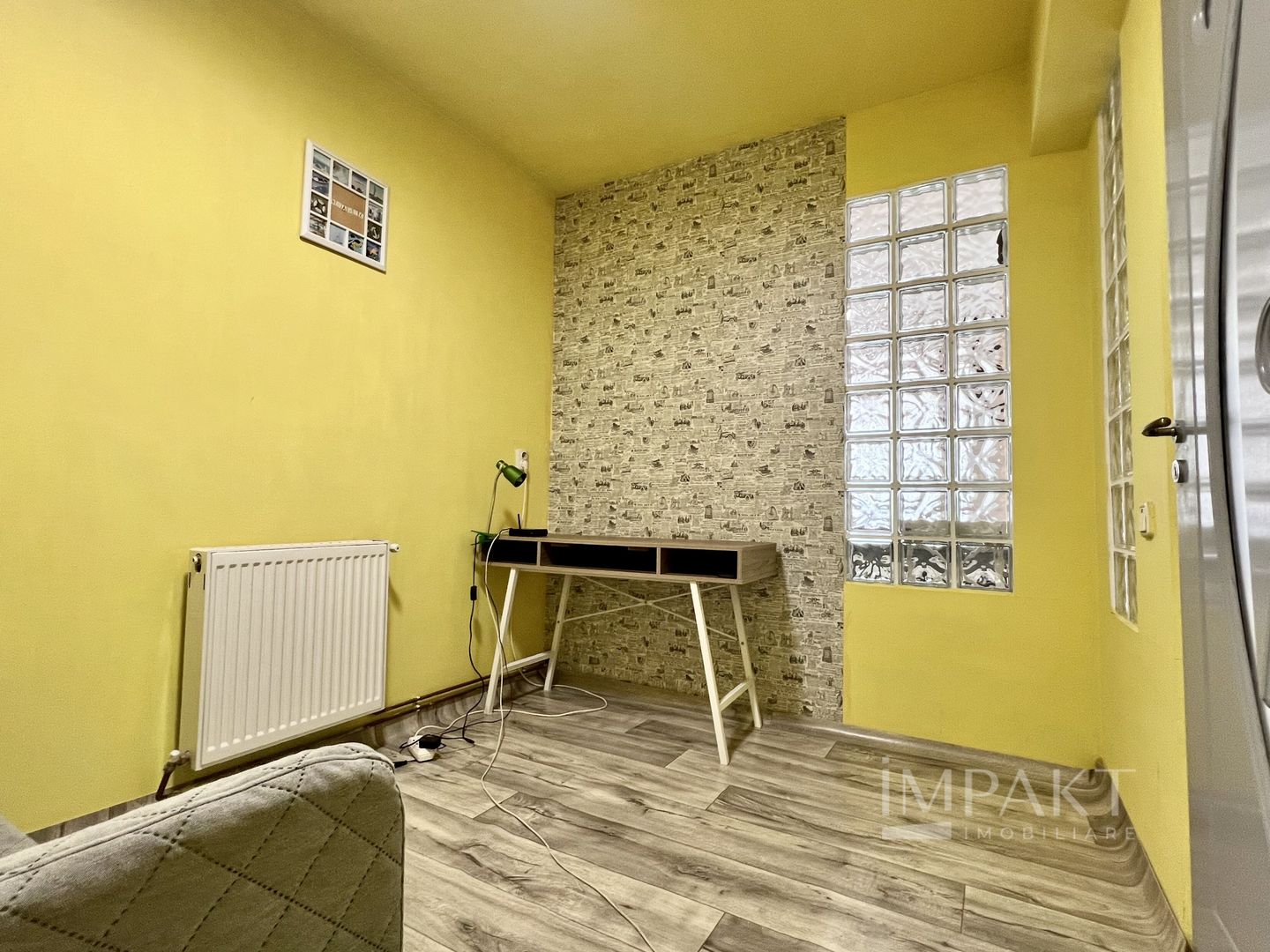 Apartament cu 3 camere semidecomandat in Buna Ziua - Poză 6