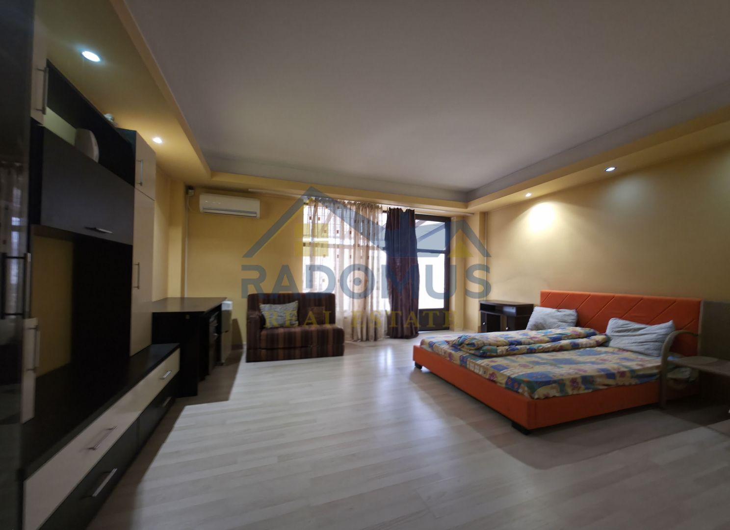 Vilă spațioasă, central, ideală pentru activități comerciale/birouri - Poză 12