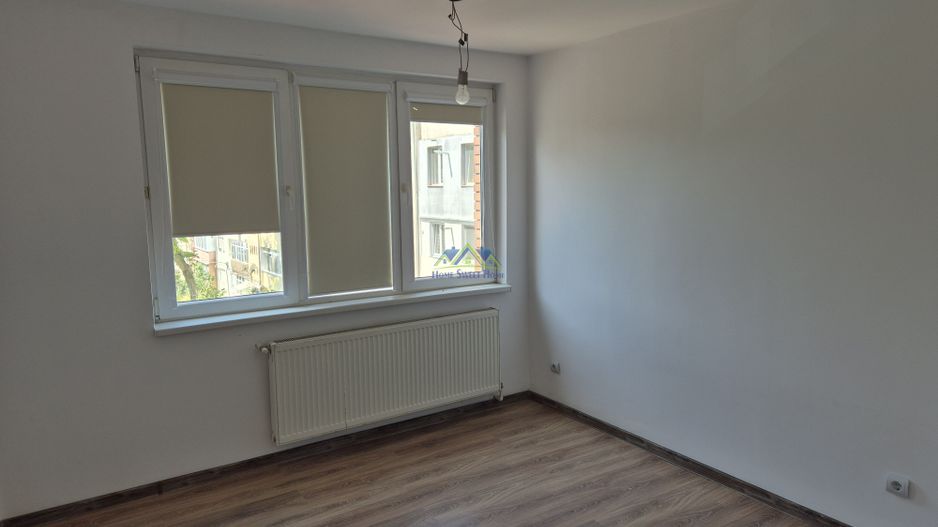 Vand apartament 3 camere, zona Profi(M3), et. 3/4, semi, 55mp, balcon - Poză 7