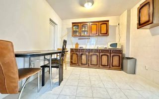 Casa/pensiune cu 13 apartamente si anexe | Olimpia - Stadion - Poză 11