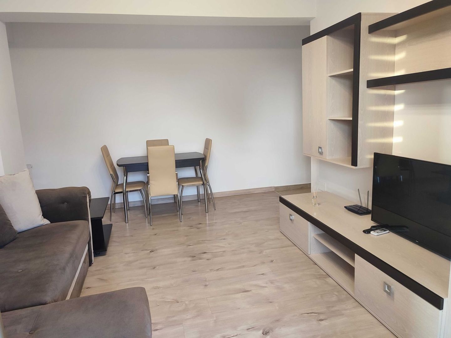 AP. 3 CAMERE BUCURESTII NOI, LOC PARCARE, BLOC NOU, METROU 5 MINUTE - Poză 2