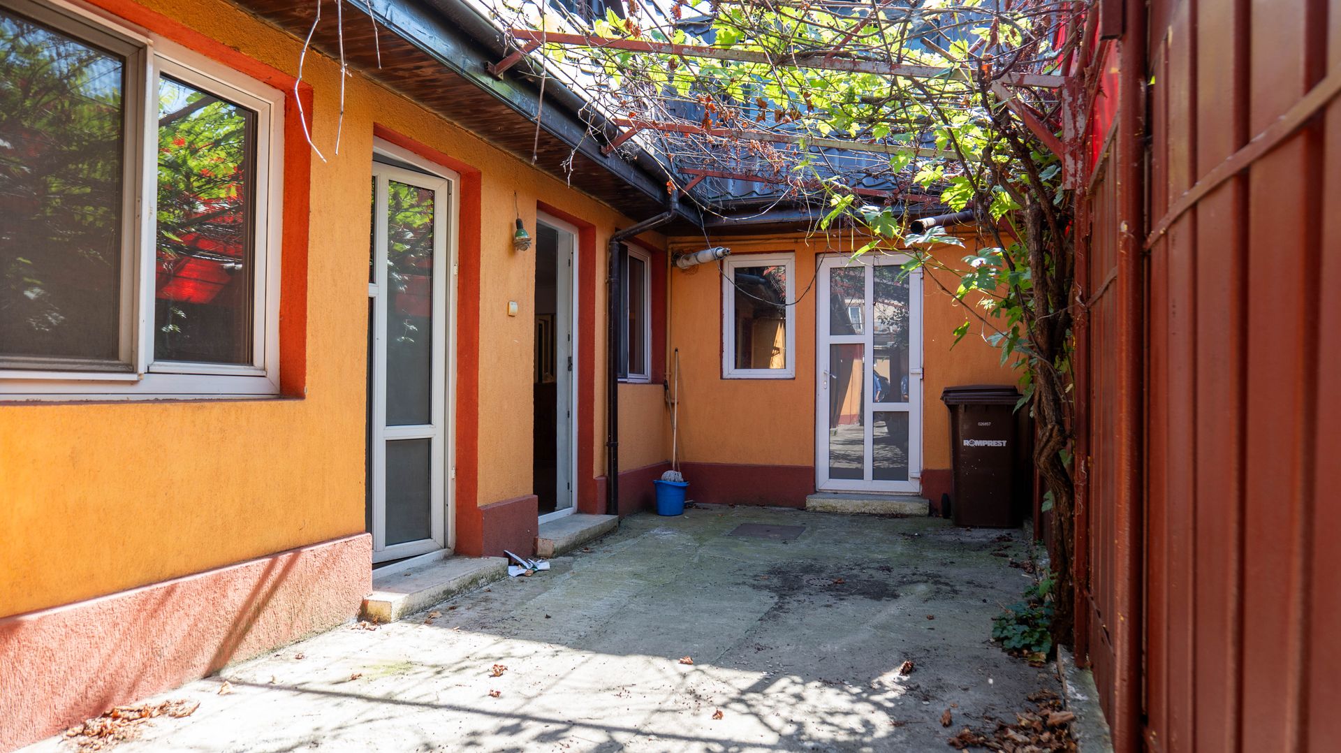 Casă de vânzare – 181 mp, 3 apartamente, 9 camere – București - Poză 20
