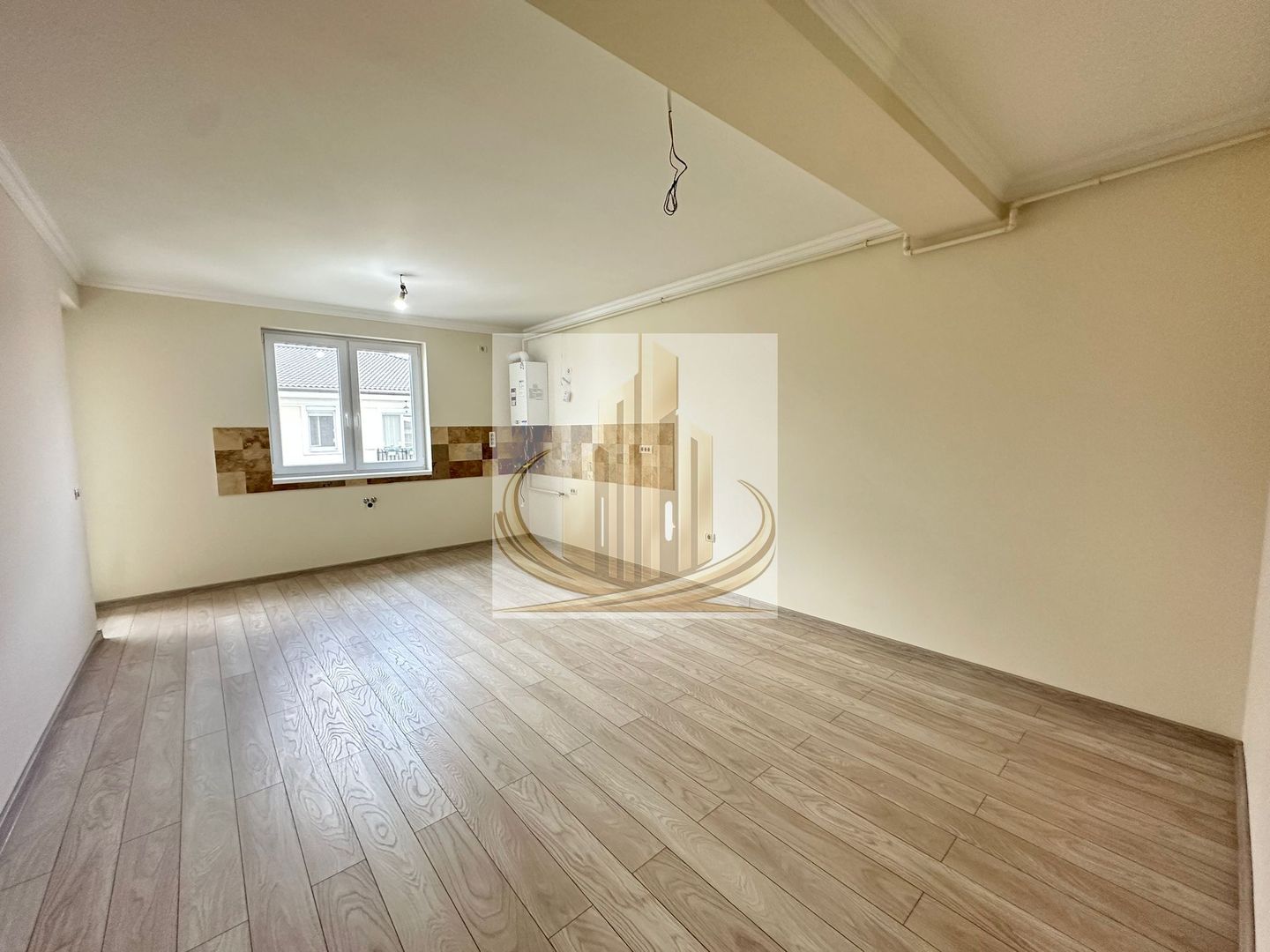 2 Cam, 2 dressing-uri, Finisaje Premium | Giroc– Hotel IQ | Investitie - Poză 1