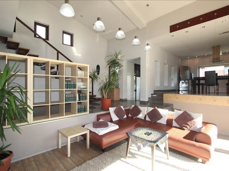 Vilă cu 4 camere de închiriat în zona Braytim cu piscina - Poză 11