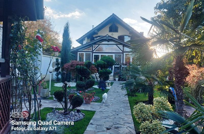 Casa lux cu 5 camere in Rontau - Poză 2
