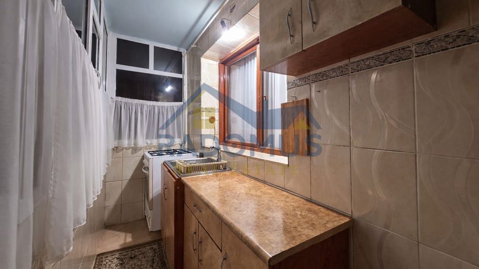 Garsonieră compartimentată în 2 camere - Blv. Republicii - Mobilată - Poză 5