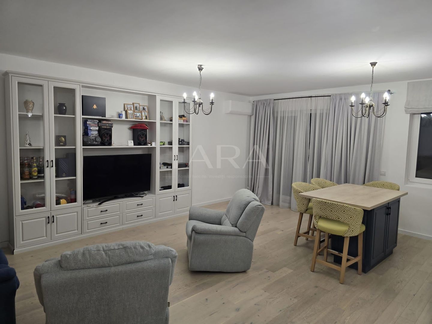 Apartament 2 Camere – Zonă Semicentrală, Vedere Panoramică - Poză 2