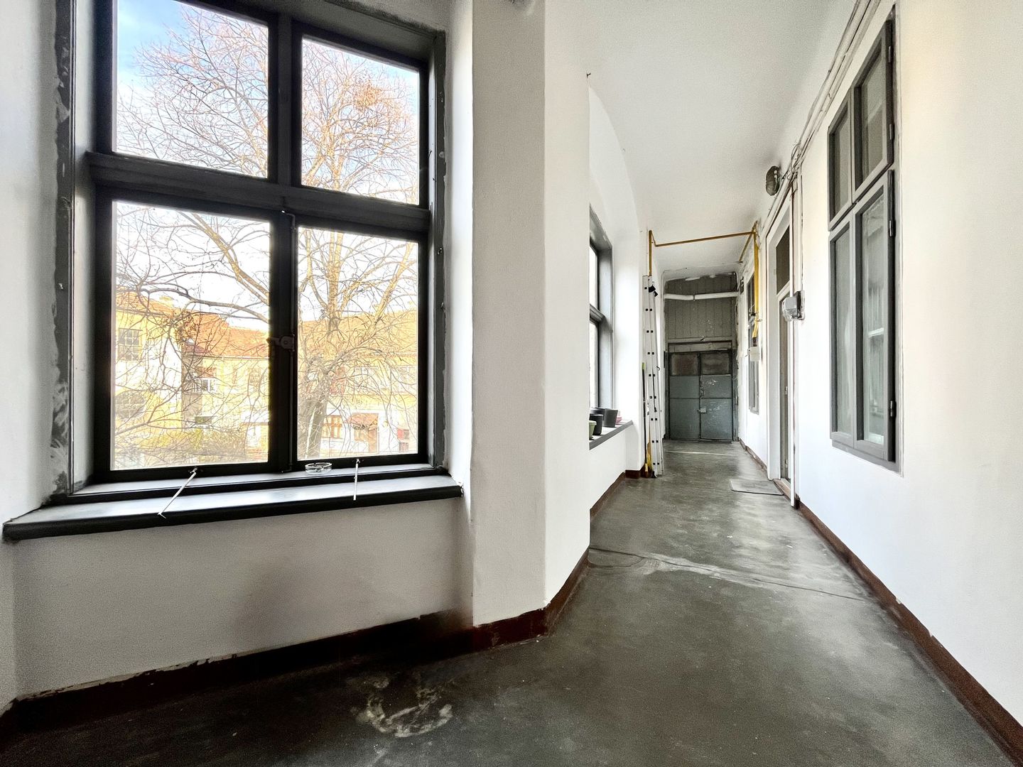 Un apartament care îți oferă orașul la un pas și vedere la Bega - Poză 19