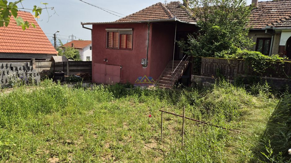 Vand casa 3 camere, garaj, curte, baie si buc, zona Gh. Apostol, 277mp - Poză 2