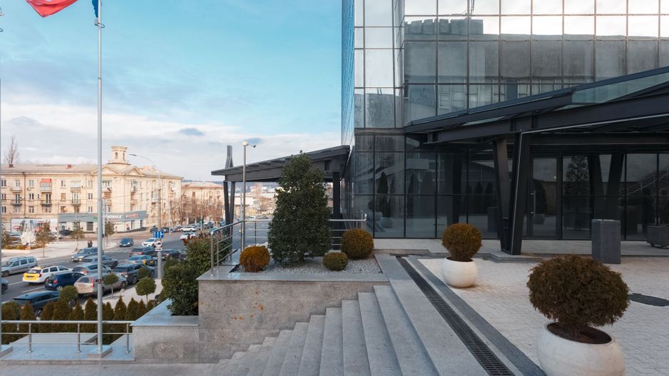 Spațiu Comercial. Business Centrul ROYAL TOWER - Poză 12