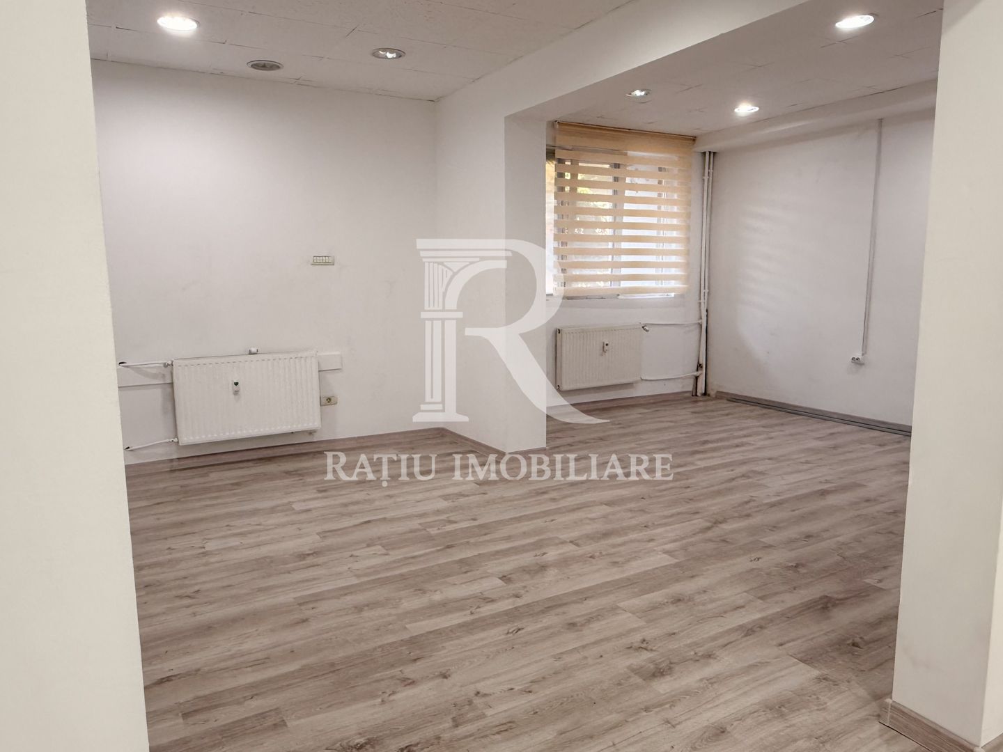 Spațiu comercial de închiriat | Bulevardul Dacia | Oradea - Poză 1