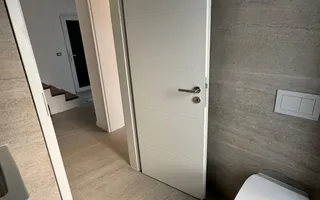 Duplex despărțit prin perete dublu/ Garaj - Poză 11