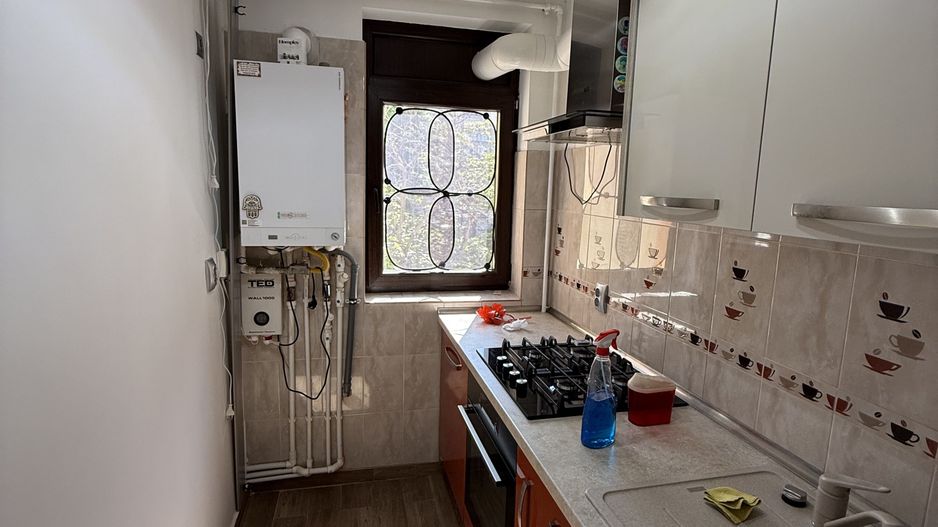 Ap 2 cam mobilat/utilat, complet renovat- etaj 2-bloc 6 etaje - Poză 11