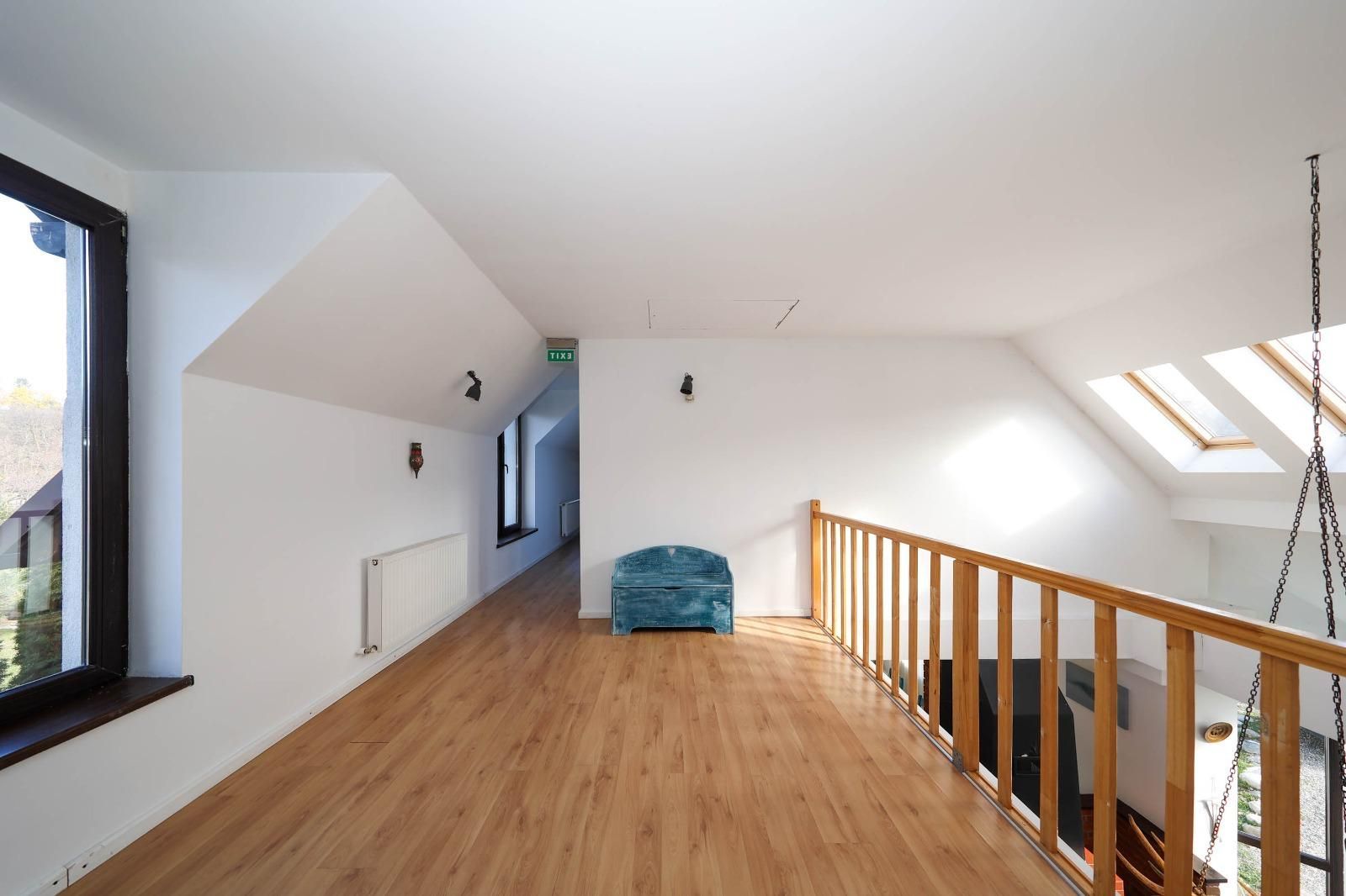 Vilă spațioasă de vânzare în Predeluț, Bran | 2000mp - Poză 34