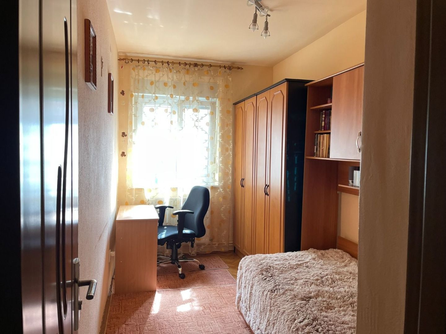ageuropa.ro vinde apt. 4 cam 80mp la PARTER în zona CENTRALA. - Poză 1