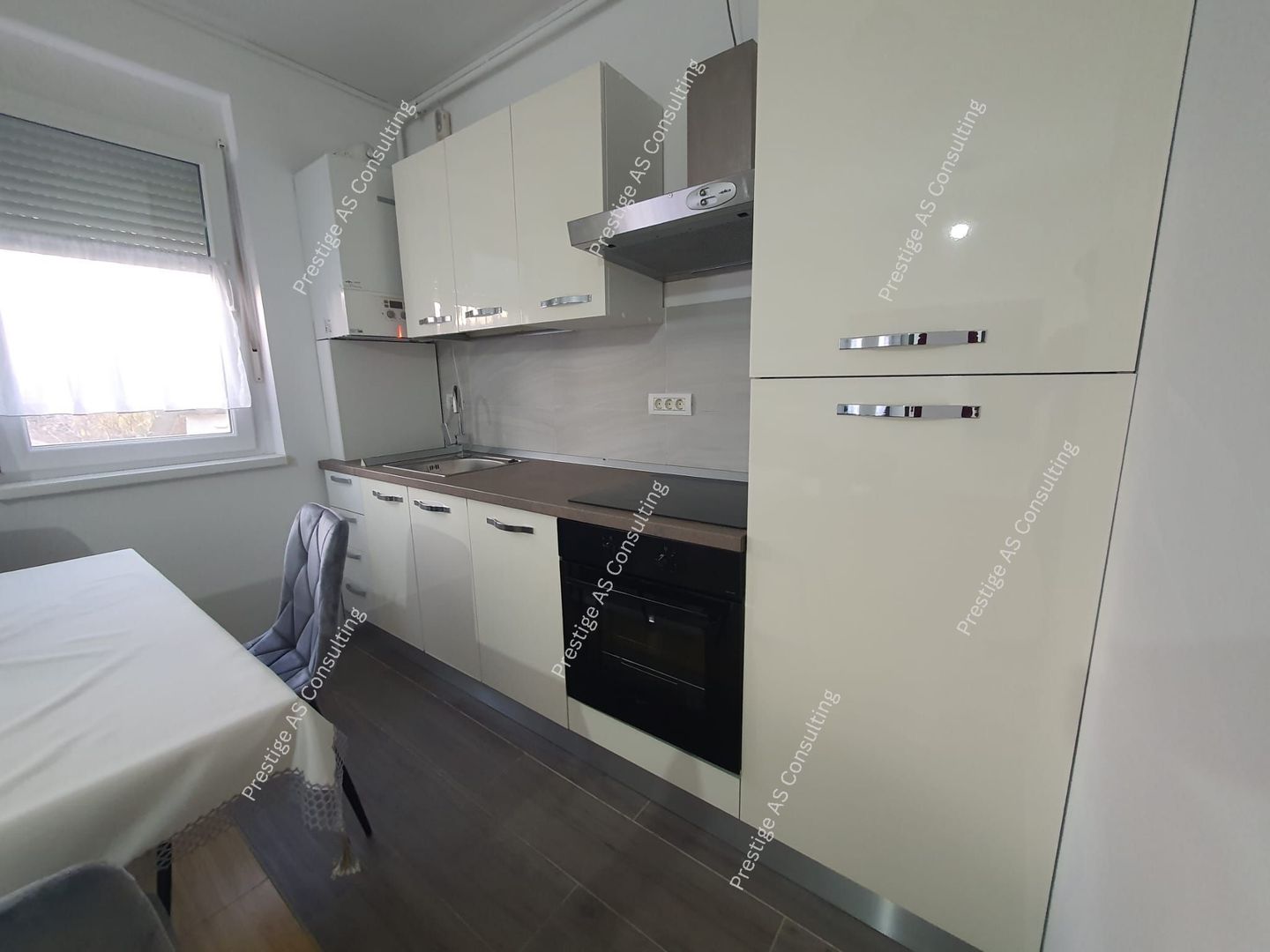 Închiriez apartament, 65mp, loc de parcare - Poză 6