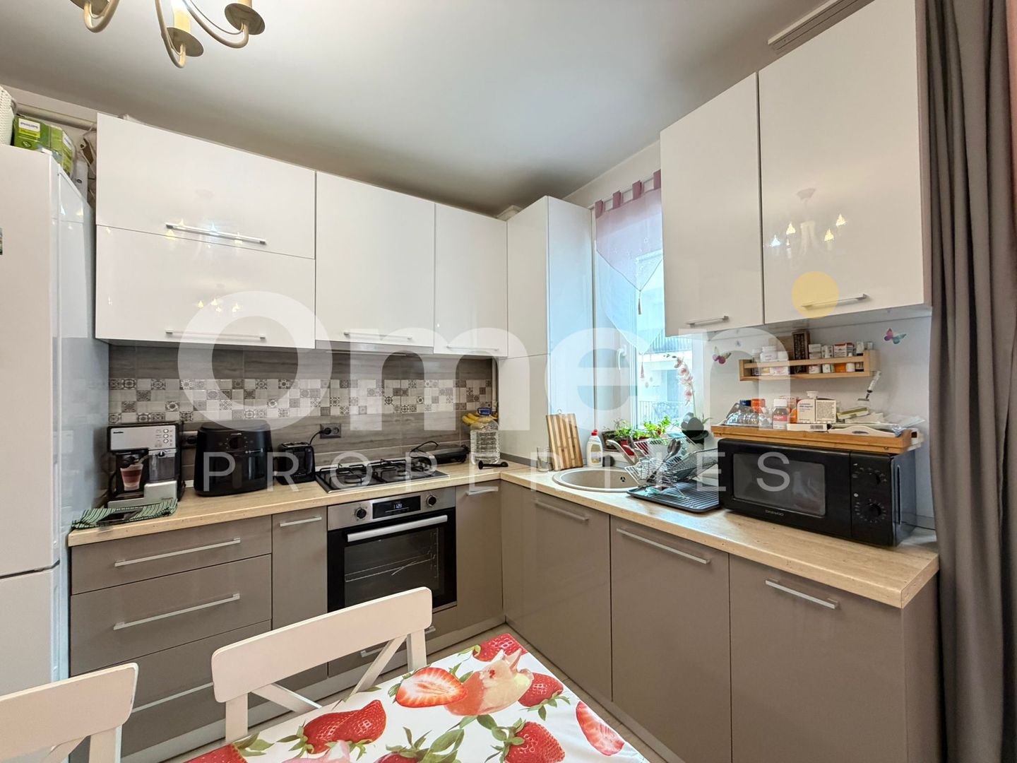 Apartament cu 3 camere si parcare, in bloc nou, zona Lidl Hotvon - Poză 3