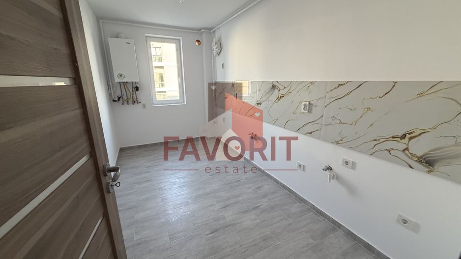 Etaj 2. Disponibil imediat. Decomandat. TVA 21% inclus in pret - Poză 1